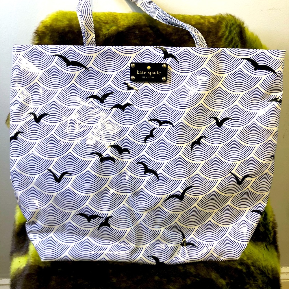 Kate spade coated fabric seagull tote EUC